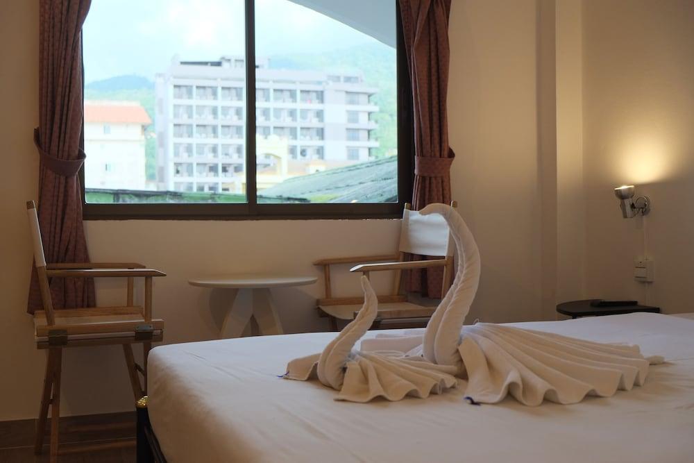 Mypatong Social Hostel Ngoại thất bức ảnh