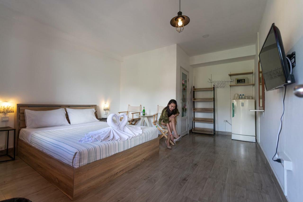 Mypatong Social Hostel Ngoại thất bức ảnh
