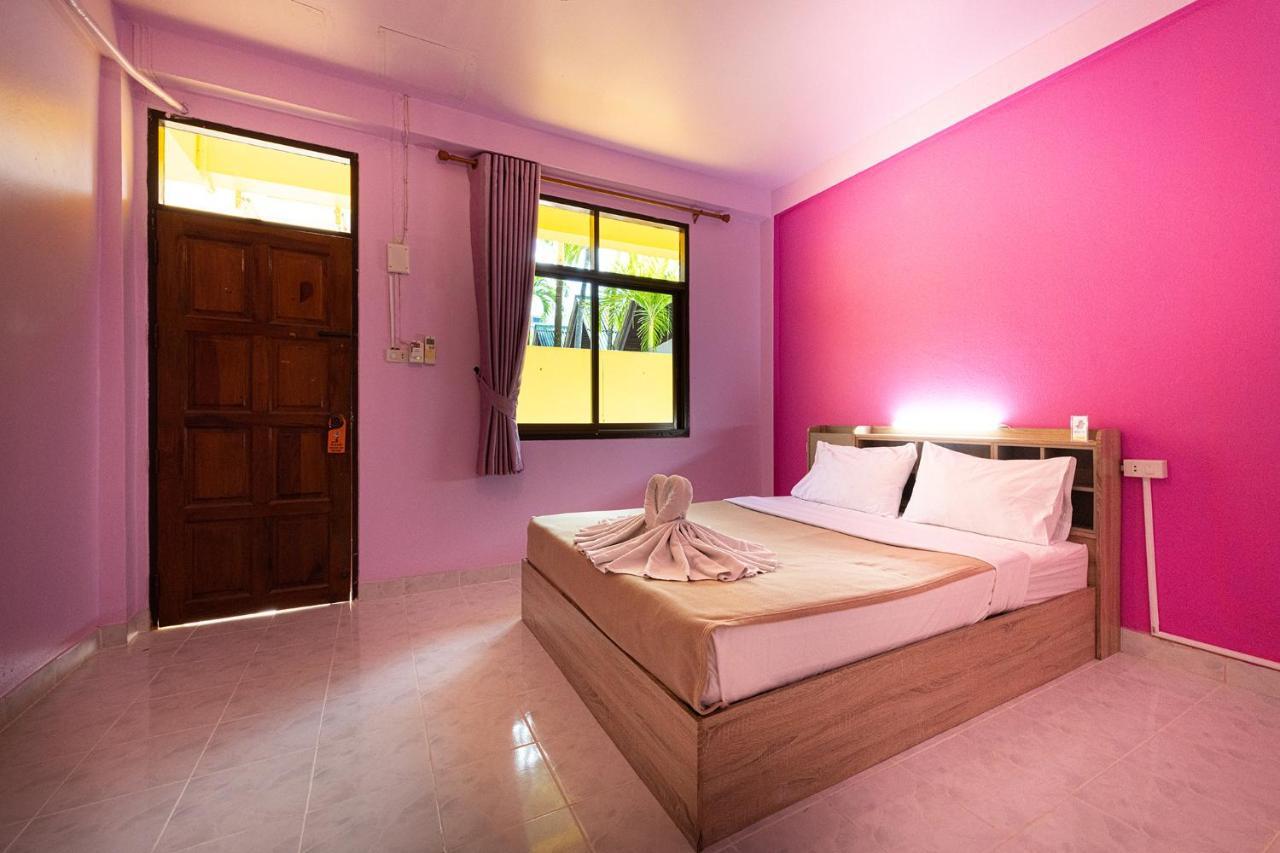 Mypatong Social Hostel Ngoại thất bức ảnh
